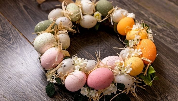 Πασχαλινές Ιδέες Διακόσμησης Πασχαλινό στεφάνι με αυγά